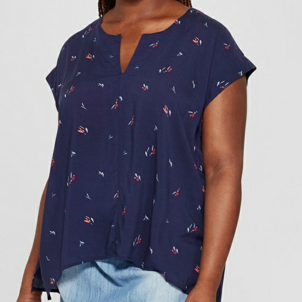 ✨️5 for $25✨️ Universal Thread Navy Floral Cap Sleeve Top